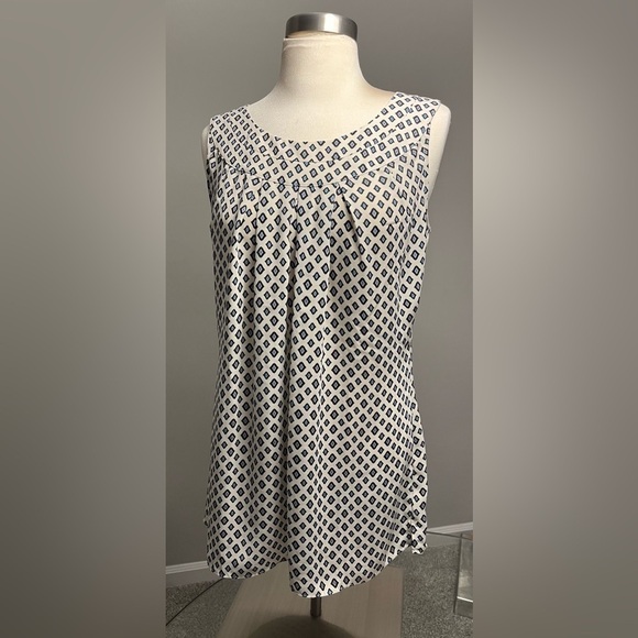 Cabi Short Sleeve Short - Picture 1 of 4